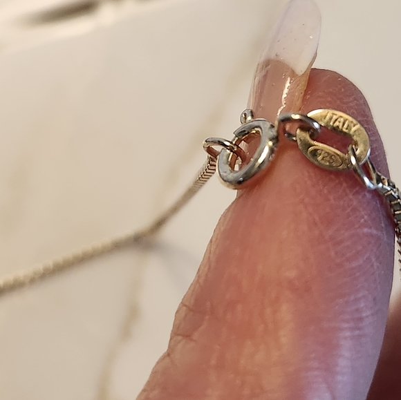 925 sterling silver bezel set pendant with box chain - Picture 8 of 14